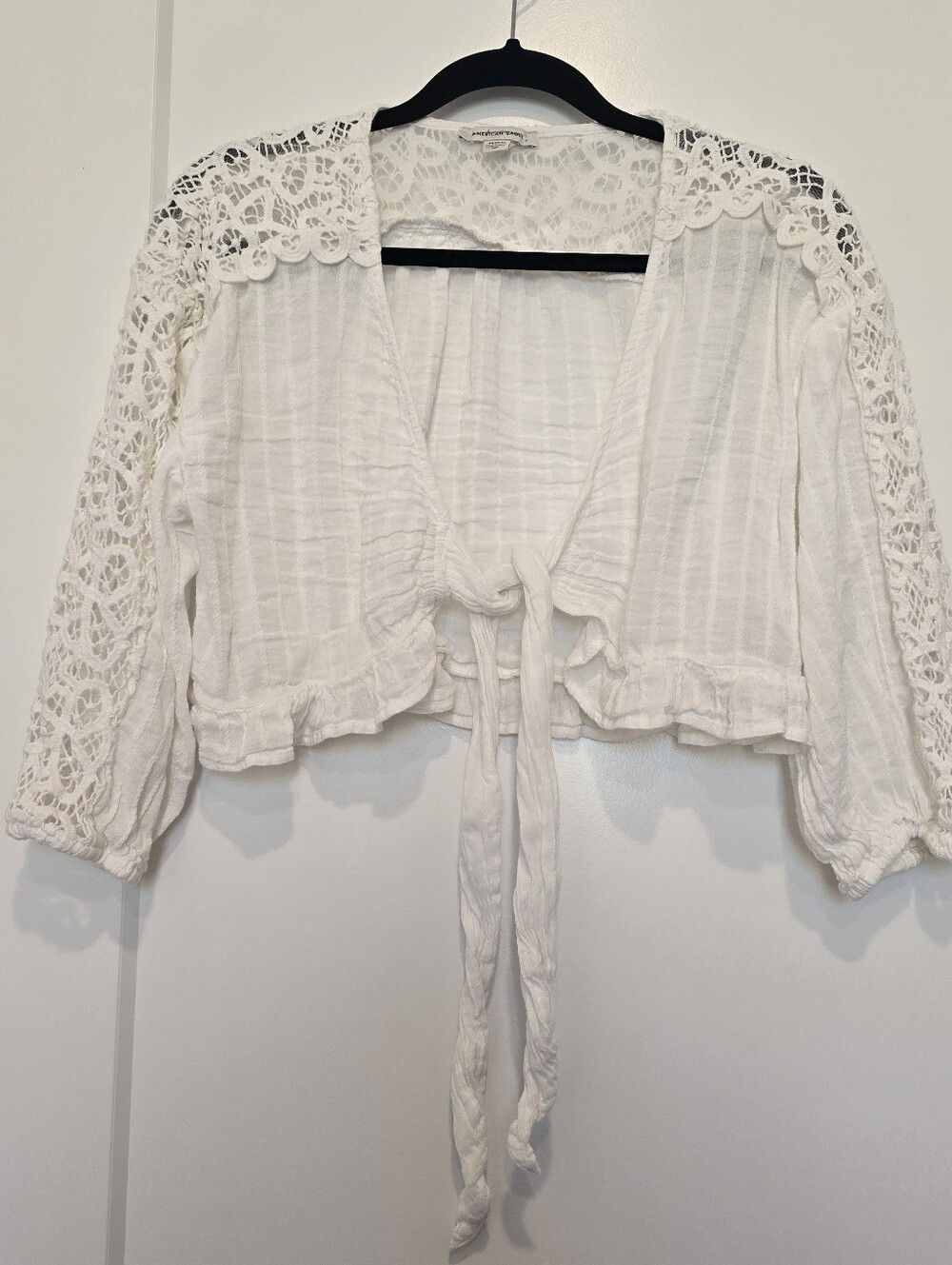 American Eagle Outfitters Crochet White Lace Trim Tie-Front Cropped Top - Picture 2 of 7